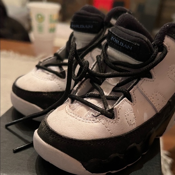 Jordan Kids White and Black Sneakers with Blue Accent - Picture 2 of 3